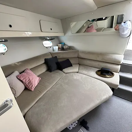 Hotel en barco Boat In
